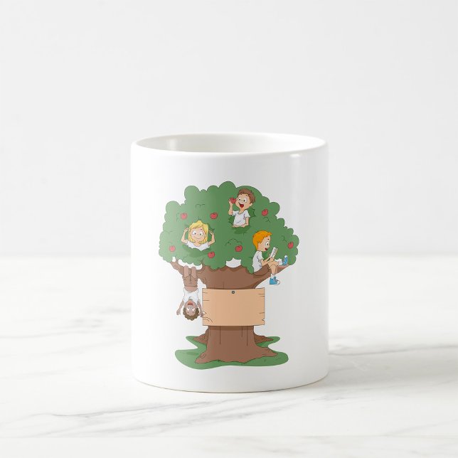 Spaß Kinder spielen in Apfelbaum Kaffeetasse (Von Creator hochgeladen)