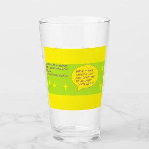 Spaß kühlen Sie die Nachricht auf einem Glas Tasse