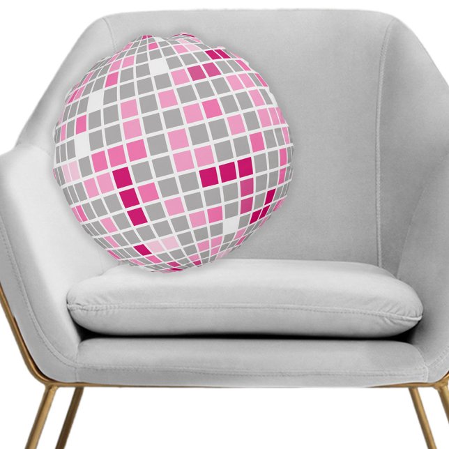 Spaß Rosa und Rote Disco Ball Rundes Kissen (Disco ball pillow in pink and red adds a fun party atmosphere to any room.)