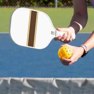 Spaßiger, schlanker Kakaobrauner Mittelpunkt mit w Pickleball Schläger