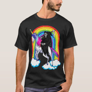 Spaßiger Sensenmann reitet auf einem Einhorn Todes T-Shirt