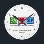 Speech Pathology Peace Liebe SLP Custom Runde Wanduhr<br><div class="desc">Peace Liebe SLP Ich Liebe Sprachtherapie. Ein Sprachpathologe in der Bürowand. Peace Liebe spricht Sprachpathologie.</div>