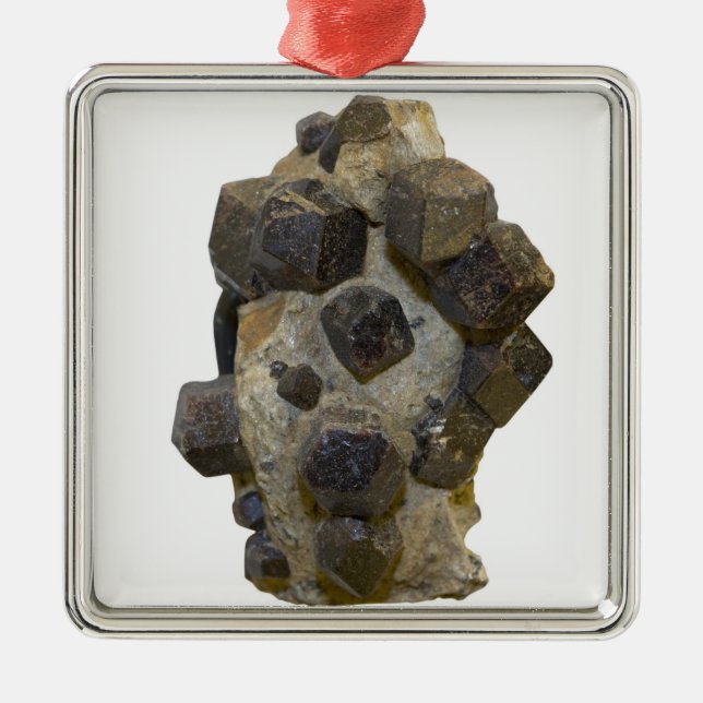 Spessartite in der Matrix Silbernes Ornament (Vorne)