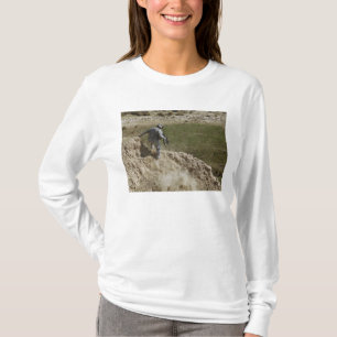 Spezialist klettert unten T-Shirt