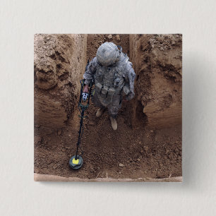 Spezialist sucht nach einem Waffencache Button