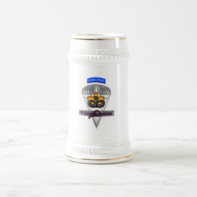 Speziell entwickeltes Im Flugzeug Paratrooper-Logo Bierglas (Mittel)