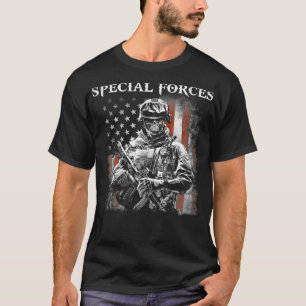 Spezielle Streitkräfte bewaffneter Schädel T-Shirt