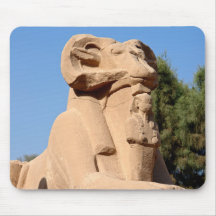 Sphinx mit Rammkopf im Tempel von Karnak - Ägypten