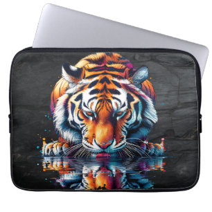 Spiegelung eines Tigers beim Trinken von Wasser Laptopschutzhülle