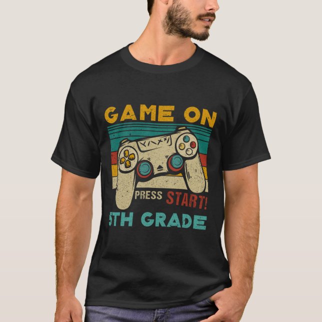 Spiel auf der Presse Start 5. Klasse Gamer zurück  T-Shirt (Vorderseite)