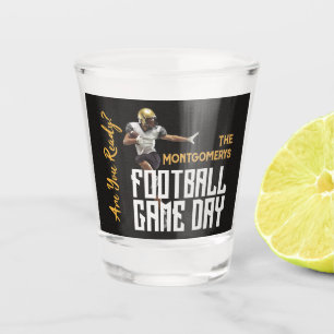 Spiel auf Fußball-Spieler auf schwarz Schnapsglas