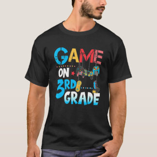 Spiel der dritten Klasse auf der dritten Stufe T-Shirt