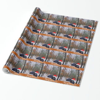 Spiel-Nocken fing eine zur Schau tragende Geschenkpapier