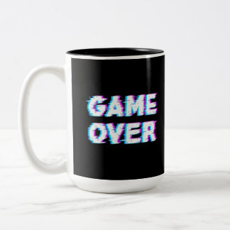 Spiel über zweifarbige tasse