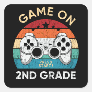 Spielbeginn 2. Klasse Gamer Zurück zur Schule Kind Quadratischer Aufkleber
