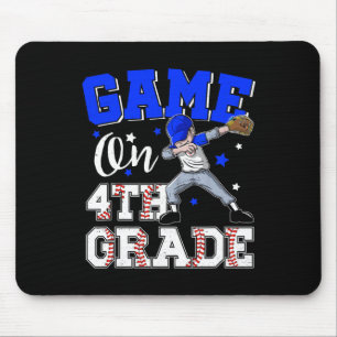 Spiele auf dem 4. Grade Boy Dabbing Erster Tag von Mousepad
