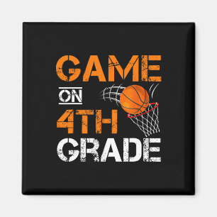 Spielen auf dem vierten Basketball der ersten Klas Magnet