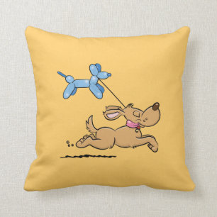 Spielen des Hundes Kissen