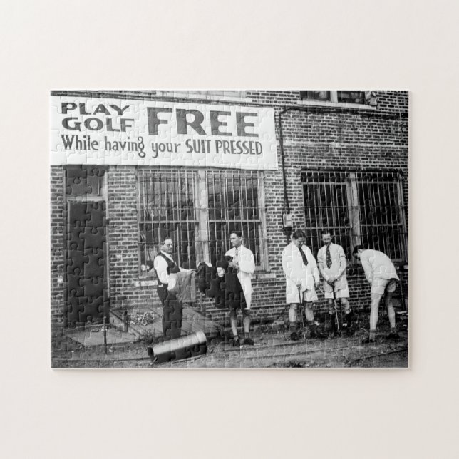 Spielen Sie frei Golf (während Sie Ihren Anzug ged (Horizontal)