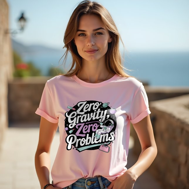 Spielender Astronaut, der den Kaffee im Weltraum s T-Shirt (Von Creator hochgeladen)