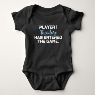 Spieler 1 hat mit dem Namen Introductio Einzug geh Baby Strampler