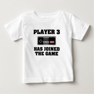 Spieler 3 hat das lustige neue Baby-Shirt des Baby T-shirt