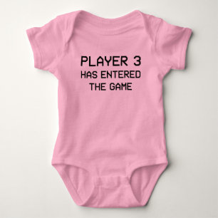 Spieler 3 ist in das Spiel eingetreten Baby Strampler