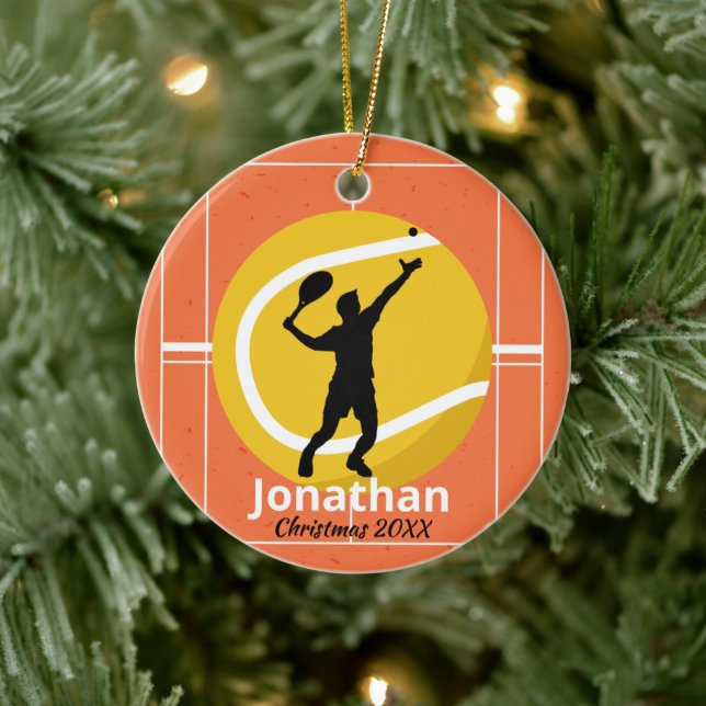 Spieler auf dem Tennis Court Personalisiert Sporty Keramik Ornament (Baum)