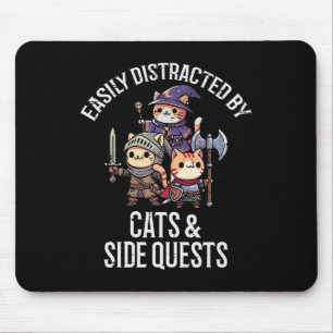 Spieler leicht abgelenkt durch Katzen Nebenquests Mousepad