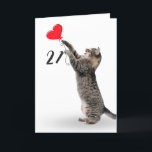 spielerische Tabby-Katze für 21. Geburtstagskarte Karte<br><div class="desc">Graue Tischkatze mit rotem Herzballon zum 21. Geburtstag auf weißem Hintergrund.
Hintergrundfarbe kann geändert werden</div>