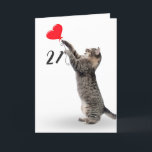 spielerische Tabby-Katze für 21. Geburtstagskarte Karte<br><div class="desc">Graue Tischkatze mit rotem Herzballon zum 21. Geburtstag auf weißem Hintergrund.
Hintergrundfarbe kann geändert werden</div>