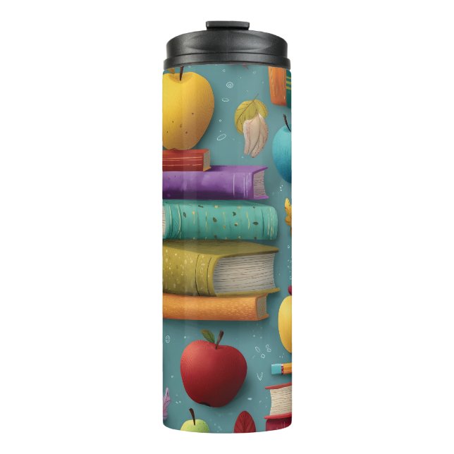 Spielerisches Design mit Büchern und Apple Thermosbecher (Vorderseite)