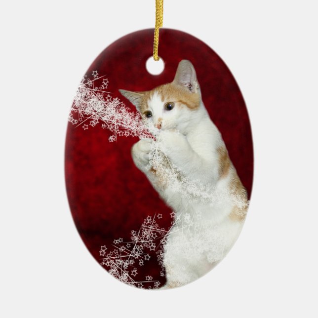 Spielerisches Kätzchen Weihnachten Keramikornament (Vorne)