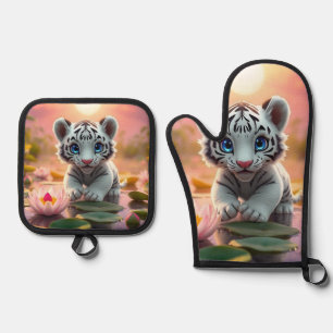 Spielerisches Weiße Tiger-Cub in Indiens Feuchtgeb Ofenhandschuh & Topflappen-Set