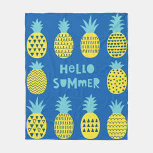 Spielkarte mit Ananas. Fleecedecke