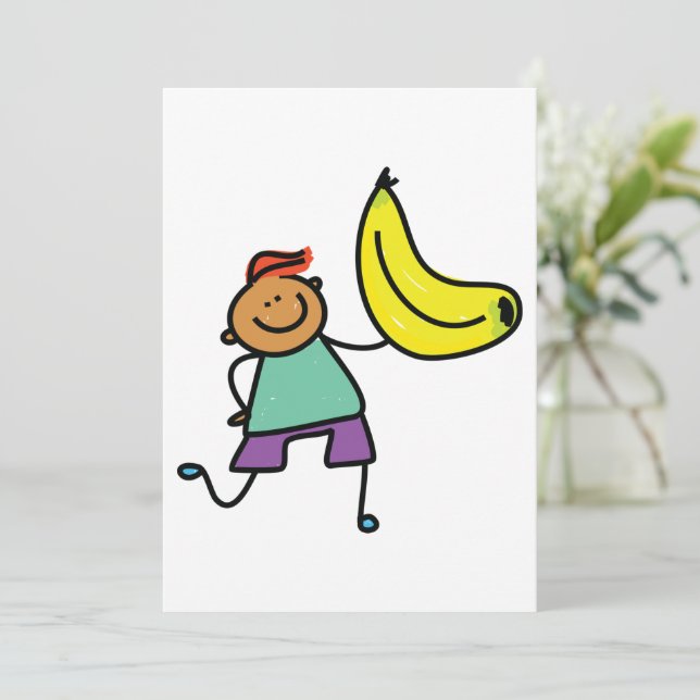 Spielvolles Kind hält große gelbe Banane Einladung (Stehend Vorderseite)