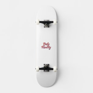 Spielzeug und Spiele gegen die Realität Skateboard