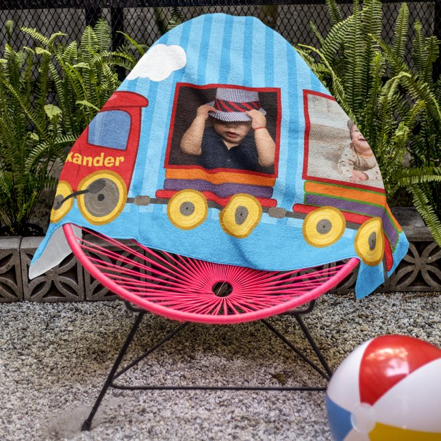 Spielzeugzug Kleinkinder Jungen Geburtstag blau Strandtuch (Von Creator hochgeladen)