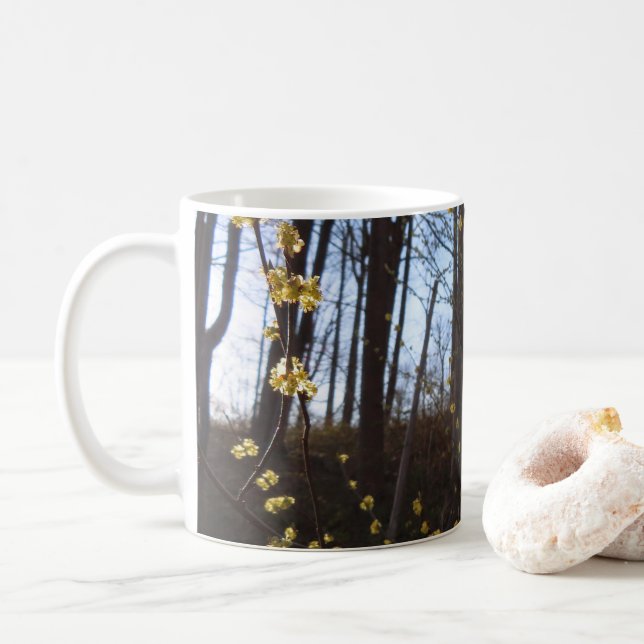 Spikebush-Blume im Frühjahr Kaffeetasse (Mit Donut)