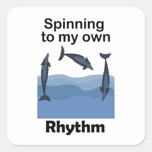 Spinner-Delfin, der sich nach meinem eigenen Rhyth Quadratischer Aufkleber