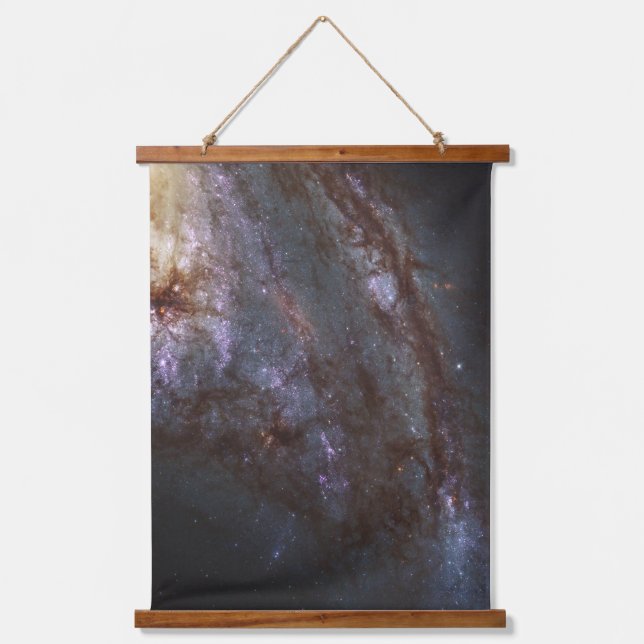 Spiral Galaxy Ngc 3627. Wandteppich Mit Holzrahmen (Vorderseite)
