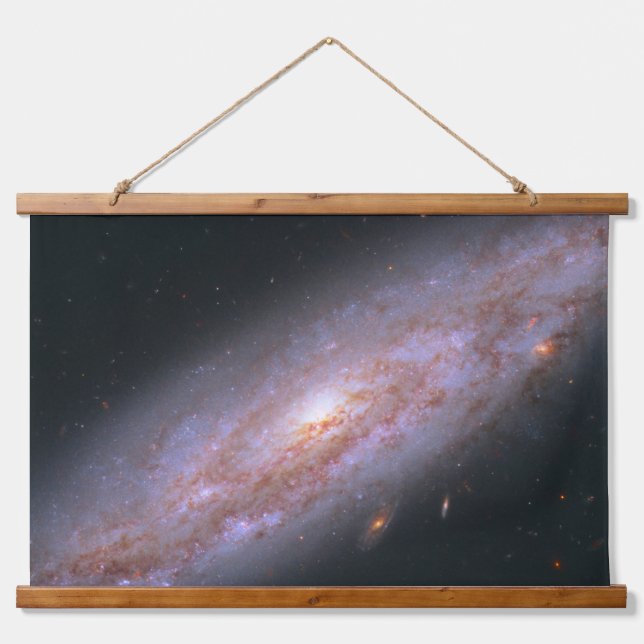 Spiral Galaxy Ngc 3972. Wandteppich Mit Holzrahmen (Vorne)