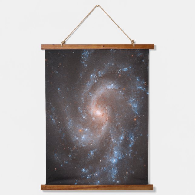 Spiral Galaxy Ngc 5584 Wandteppich Mit Holzrahmen (Vorderseite)