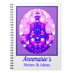 Spirituell rosa Sitzen Yoga Pose auf Lila Notizblock