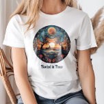 Spirituell Vintag "Rooted in Peace" Bäume Sonnenun T-Shirt<br><div class="desc">Tauchen Sie ein in die Natur und tragen Sie Ihre innere Ruhe mit dem T - Shirt "Rooted in Peace". Dieses Vintag inspirierte Design besticht durch majestätische Bäume, die stehend hoch und in einer ruhigen Umgebung mit Sonnenuntergang gehalten sind. Die warmen Orangen- und Erdtönen erinnern an einen friedlichen Boho-Look, der...</div>