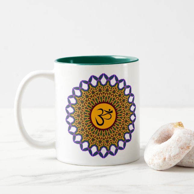 Spirituelle Mandala Yoga Om Peacock Kaleidoskop Zweifarbige Tasse (Mit Donut)