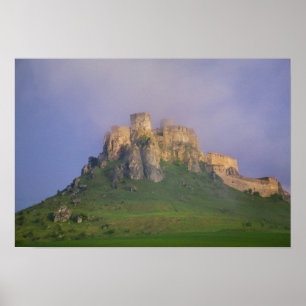 Spissky hrad im Nebel, Slowakei Poster