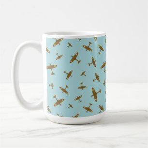 Spitfire War Flugzeug Muster auf Pastellblau Kaffeetasse