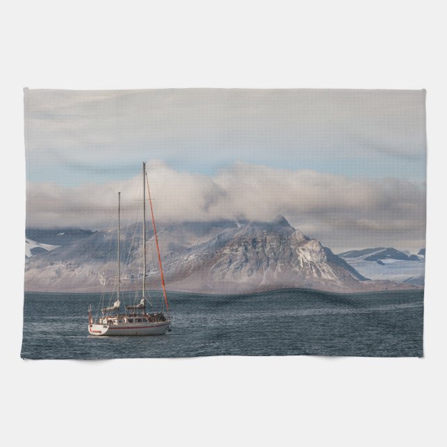 Spitsbergen Svalbard Sailboat Geschirrtuch (Horizontal)