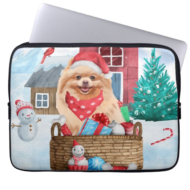 Spitz Hund im Schnee Weihnachtshundehaus Laptopschutzhülle (Vorderseite)